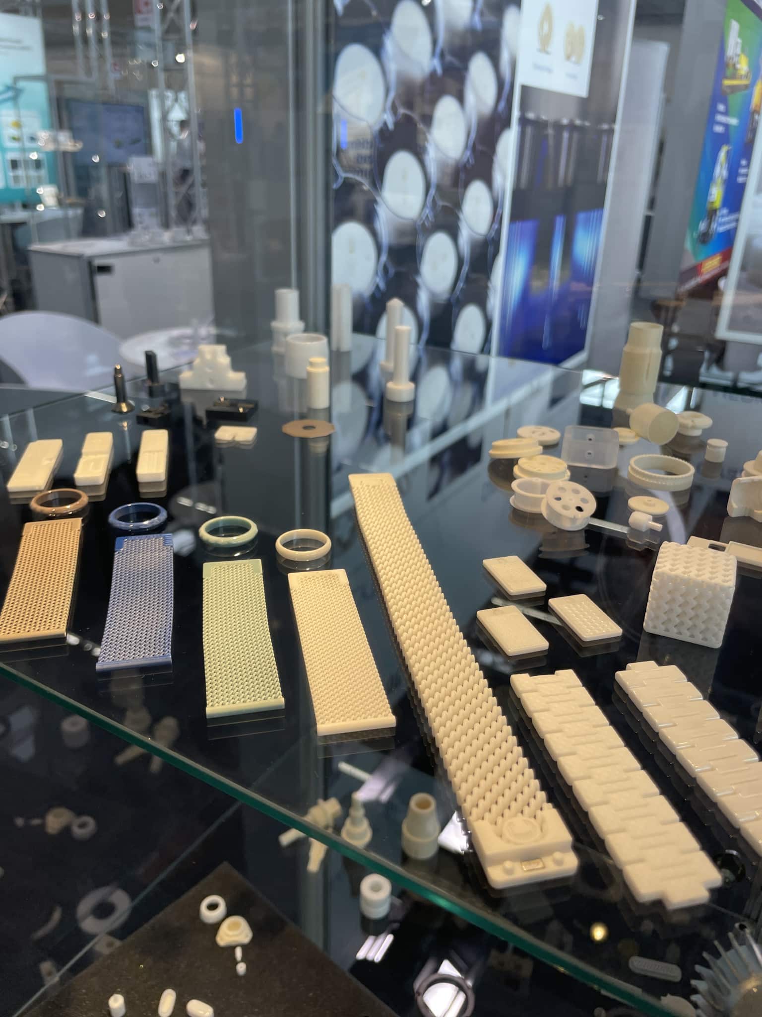 La stampa 3D della ceramica diventa rovente a Ceramitec 2024 mentre la fiera leader mondiale per l’industria della ceramica avanzata punta gli occhi sull’AM