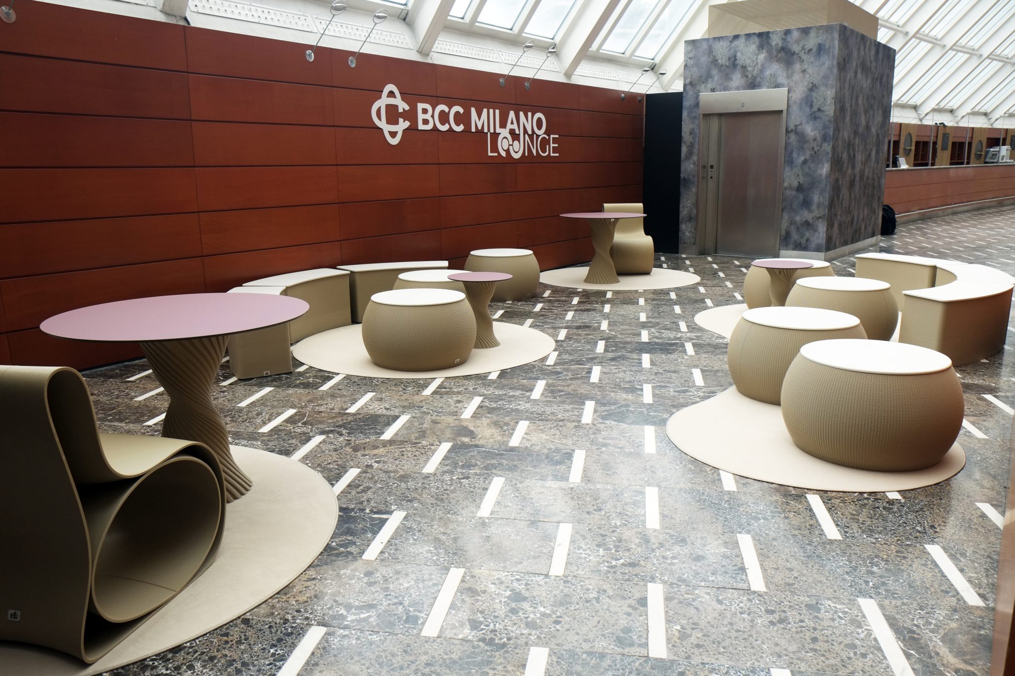Elli x Bcc Milano Lounge: il design 3D di Alessio Elli trasforma il Teatro Arcimboldi