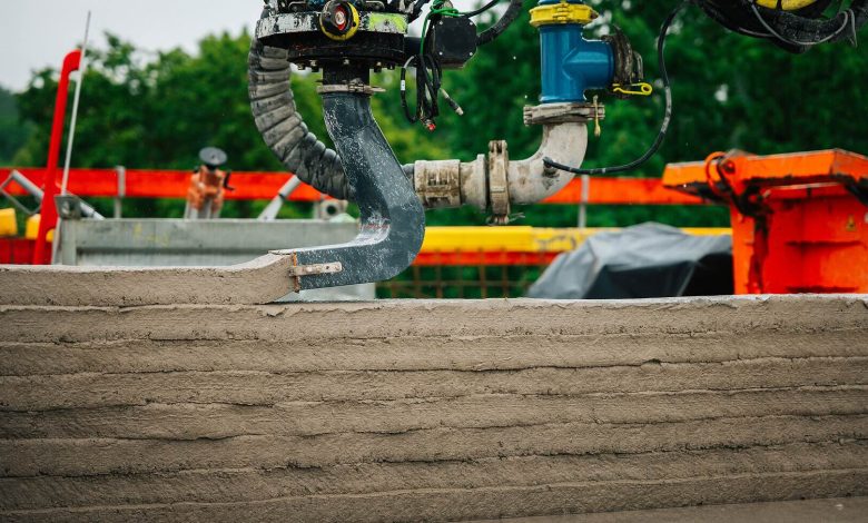 Züblin and Instatiq leverage concrete 3D printing at scale - producing solid walls instead of only formwork.