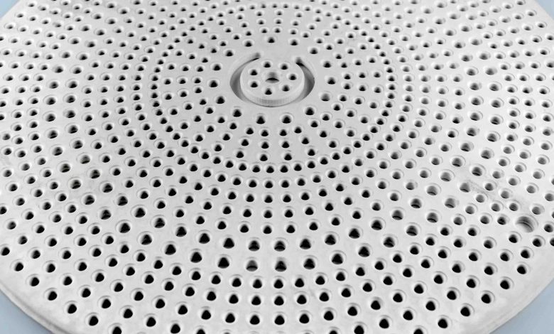 Dissipateur thermique en nitrure d’aluminium (AlN) pour applications dans les semi-conducteurs, imprimé en 3D sur le C1000 FLEXMATIC