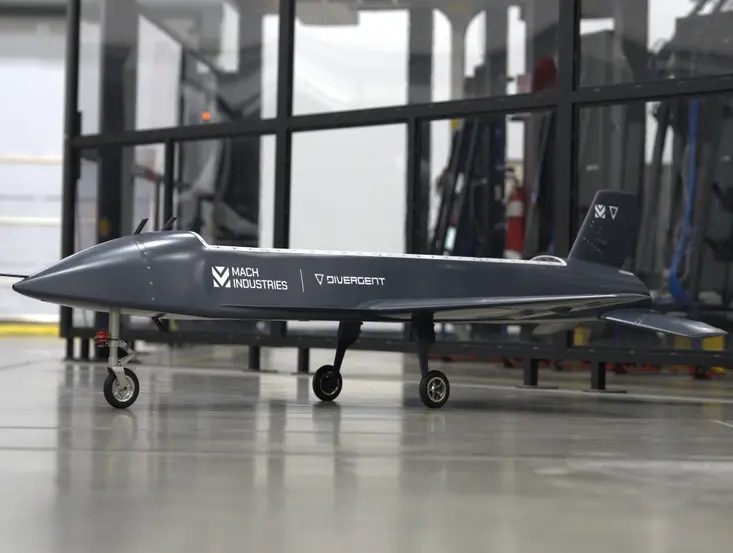 Divergent y Mach Industries entregan un prototipo de VANT en un plazo de 71 días