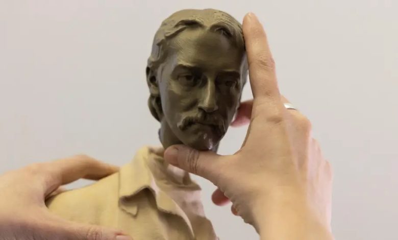 University of Leeds Robert Louis Stevenson 3D printed statue head