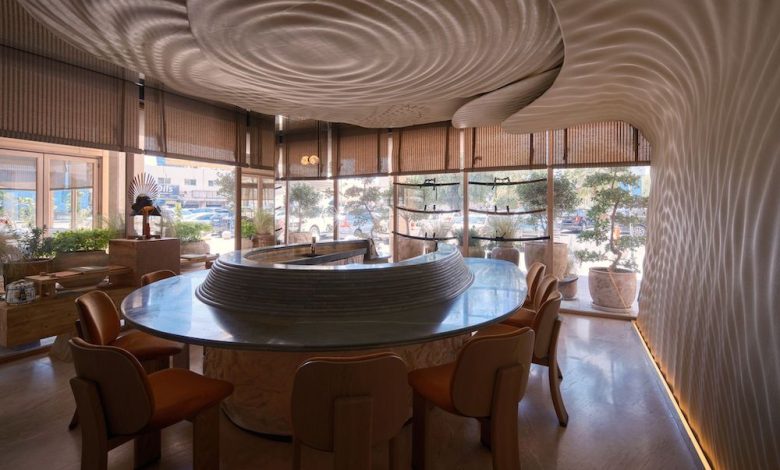 LAMÁQUINA 3D prints "Great Wave" inspired decor for Kuwaiti restaurant