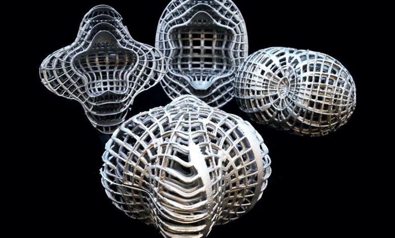 University of Illinois team builds 3D thermal cloak that works from any direction